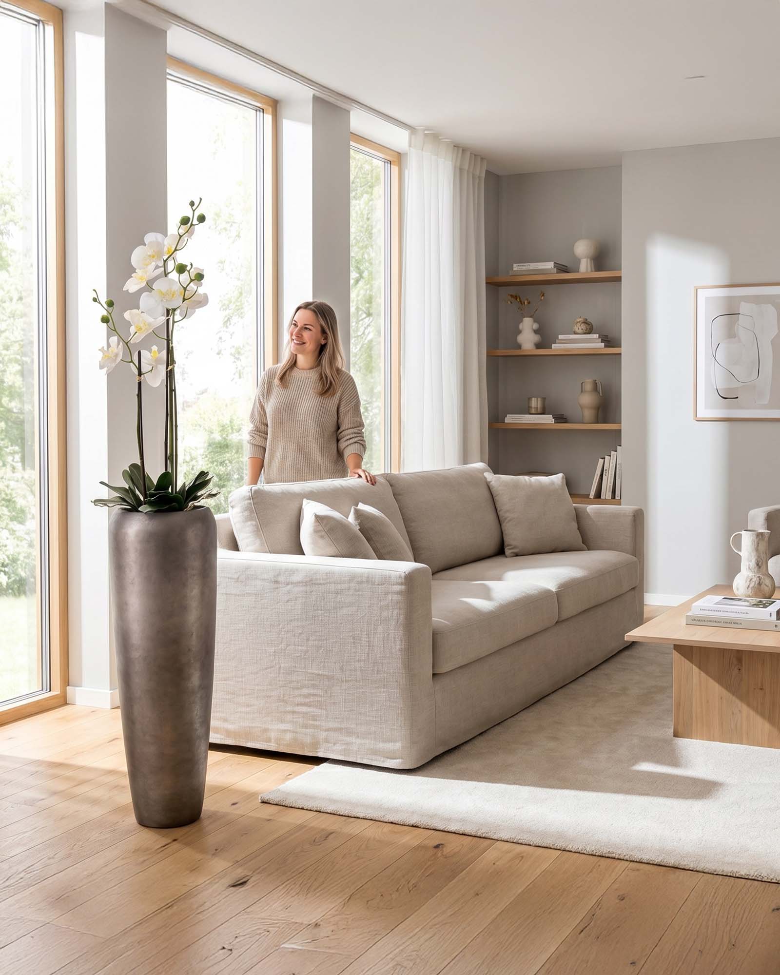Set Noblesse Bodenvase mit Orchidee Frontansicht für elegante Wohnzimmer Dekoration ohne Pflegeaufwand