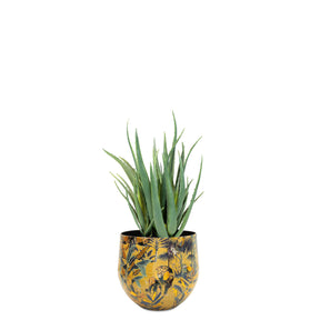 Künstliche Aloe Vera im goldenen Designtischgefäß von Get Your Green Detailansicht UV-stabil