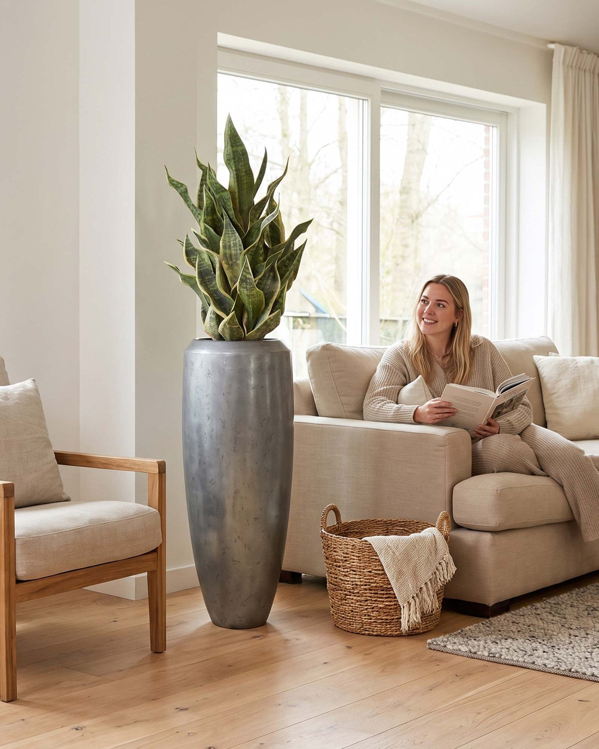 Get Your Green Sansevieria Bogenhanf Kunstpflanze aus recycelten Materialien in der Frontansicht