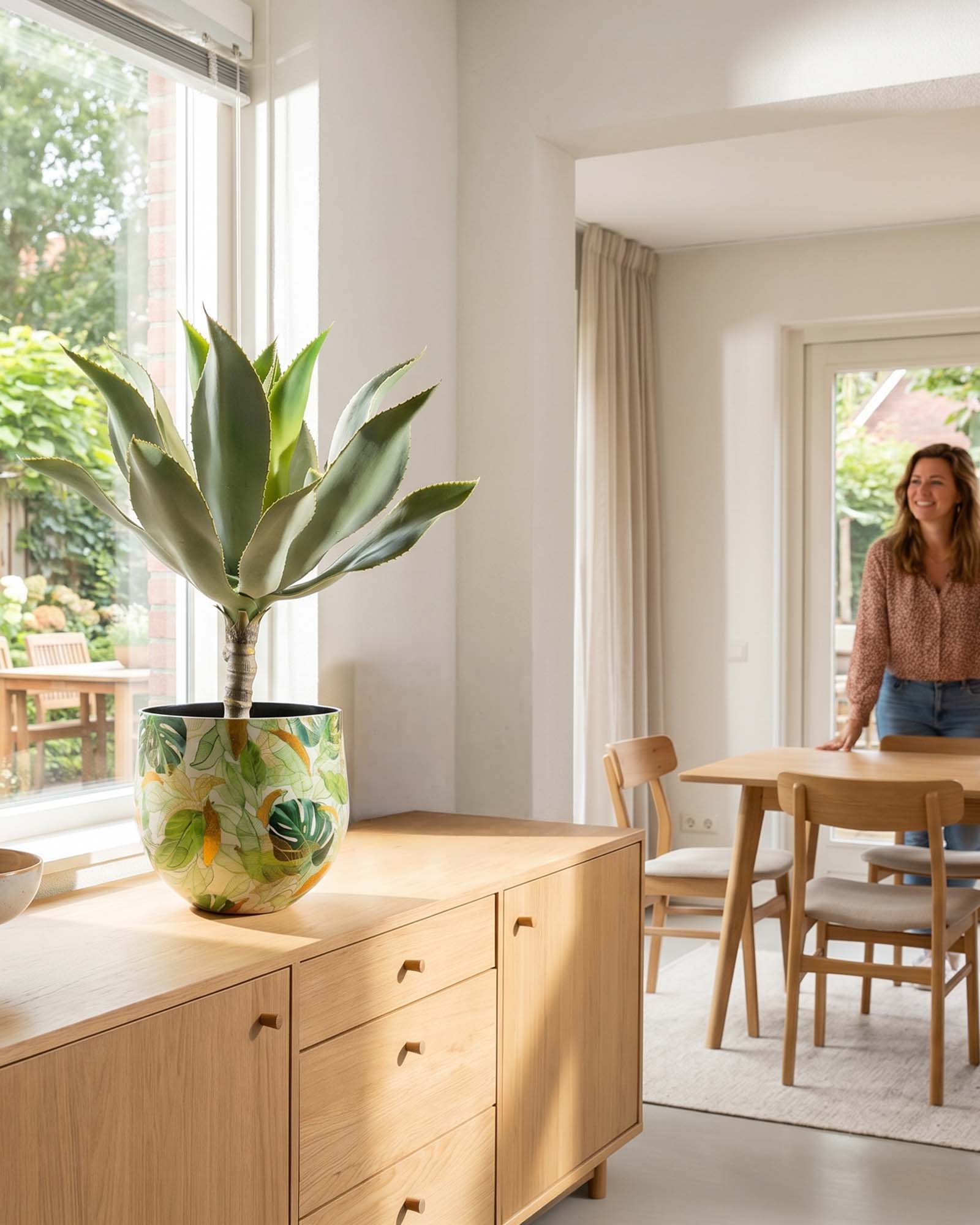 Aloe Vera Kunstpflanze in Frontansicht mit naturgetreuen Blättern aus recyceltem Material